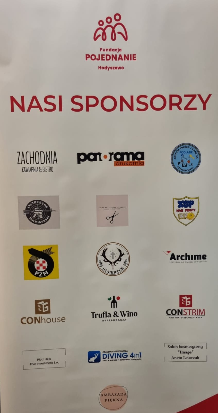 Plakat z logotypami sponsorów wydarzenia Fundacji Pojednanie Hodyzewo.